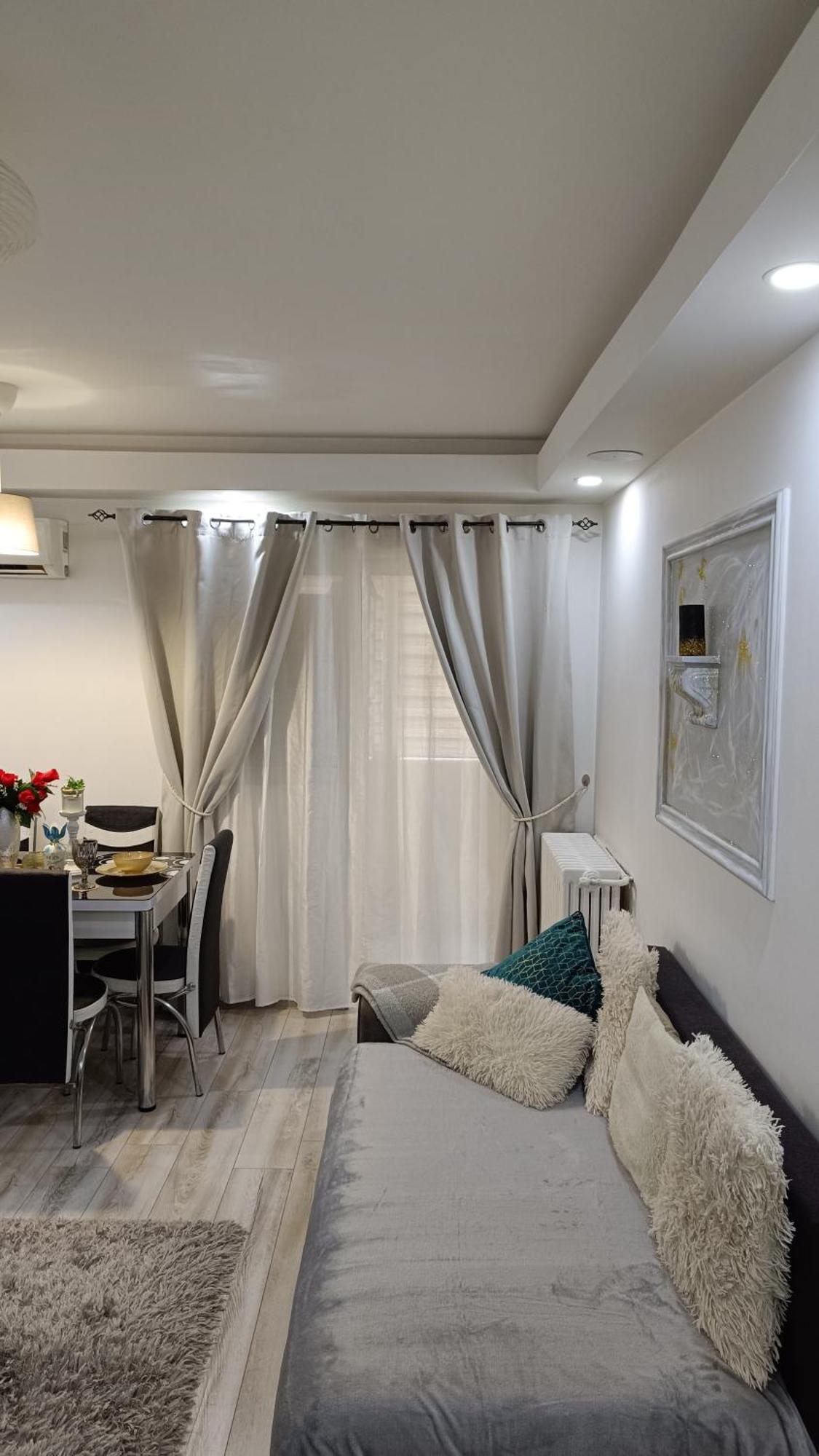 Sistem Apartament 3 Camere! ブカレスト エクステリア 写真